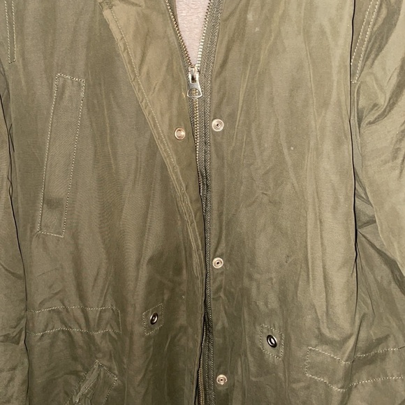 Forever 21 green army jacket. Size small - Picture 6 of 9
